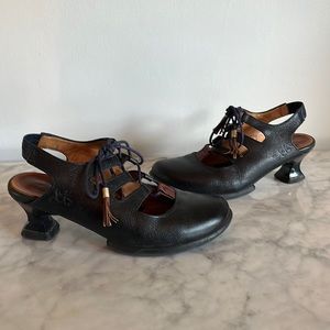 Fluevog Wearevers Tav W7.5 Dark Navy